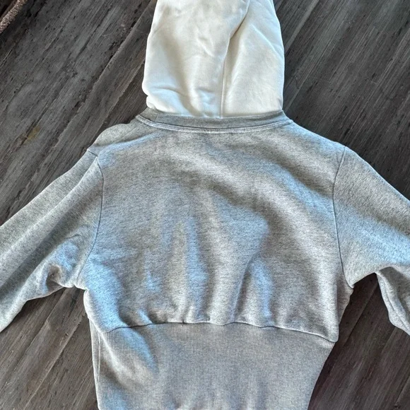 Nike Women's Gray and White Hoodie - Picture 6 of 6